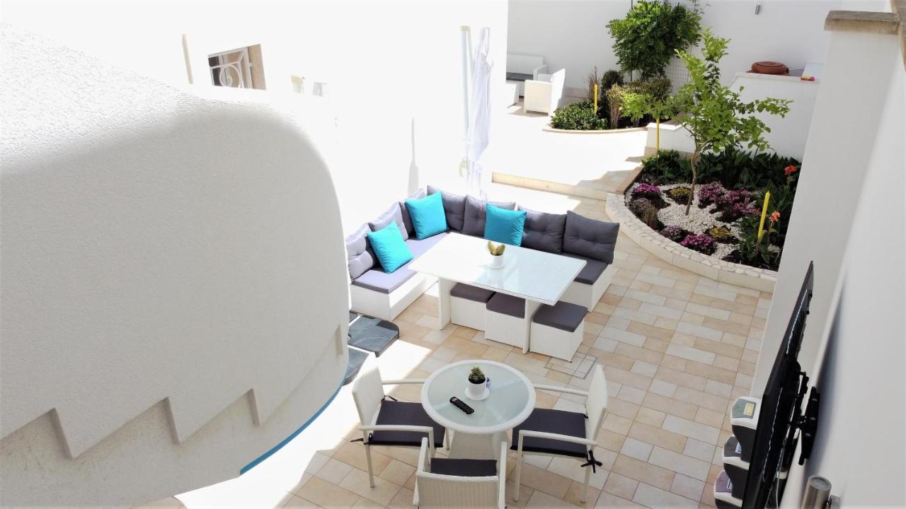 Kalinifta Rooms Apartment Torre Lapillo Exterior foto