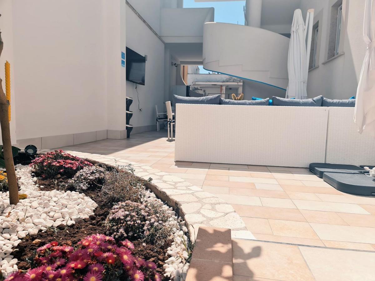 Kalinifta Rooms Apartment Torre Lapillo Exterior foto