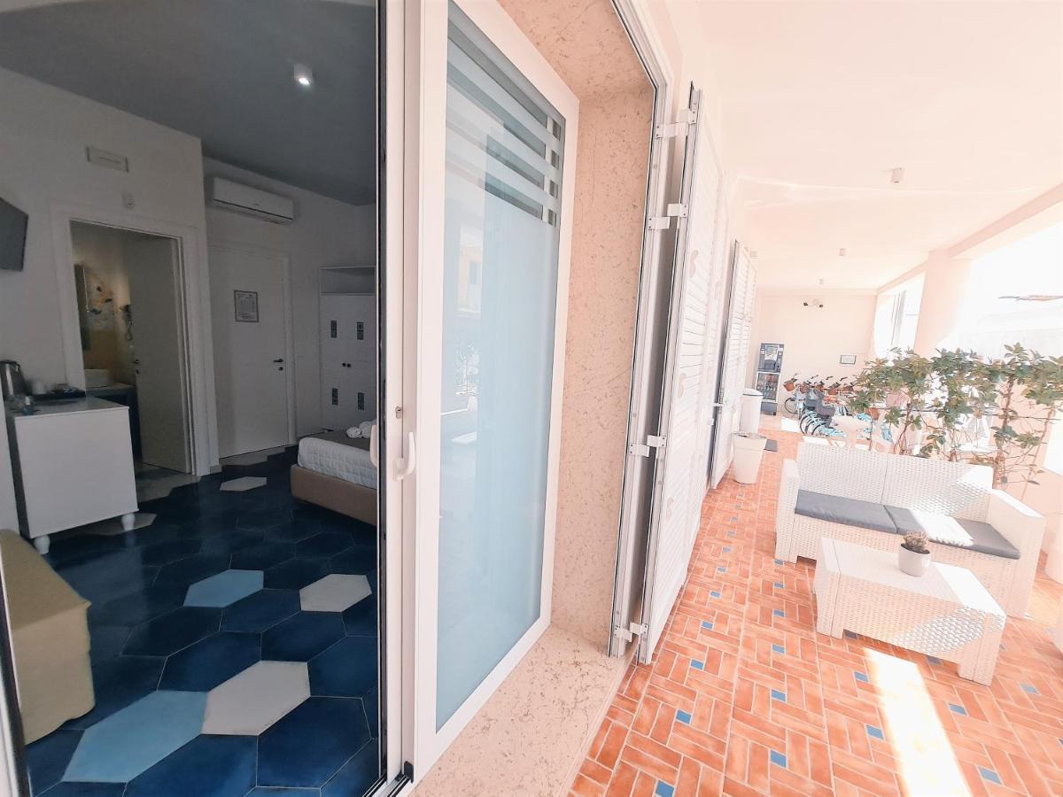 Kalinifta Rooms Apartment Torre Lapillo Exterior foto